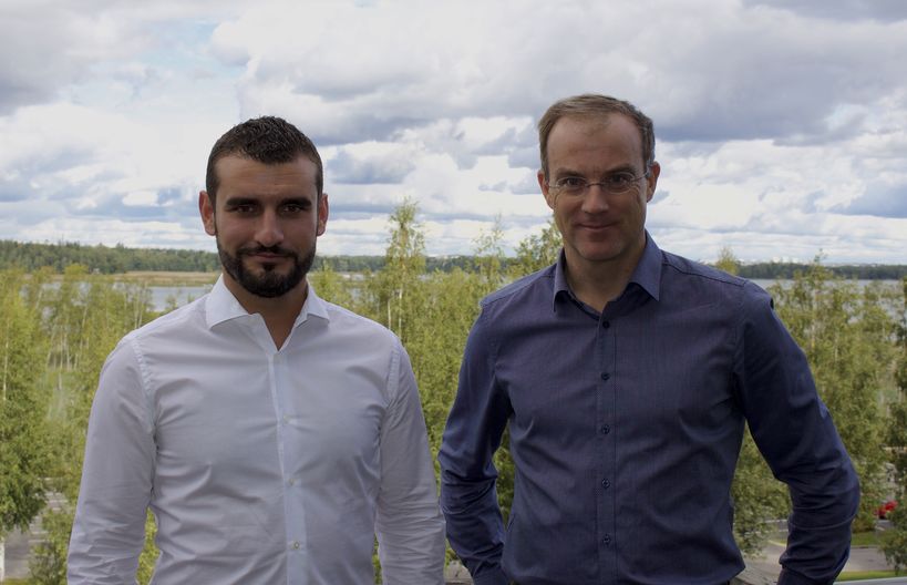 Photograph of two men Rubén Vicente-Sáez (left) and Robin Gustafsson (right)